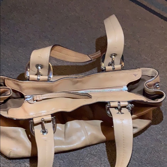 Coach handbag. - Picture 3 of 7